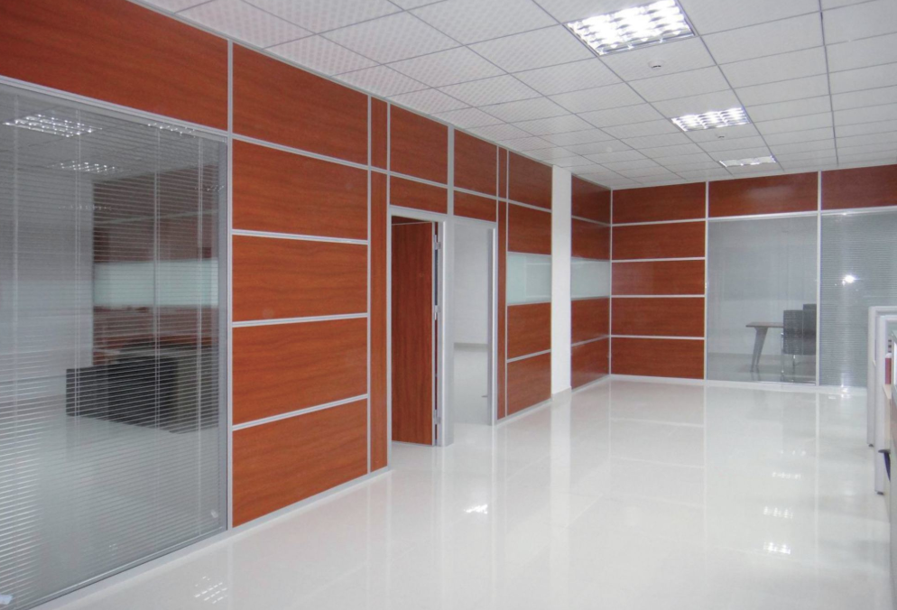上海辦公室裝修隔斷設(shè)計(jì)中的注意事項(xiàng) 上海辦公室裝修隔斷設(shè)計(jì)中的注意事項(xiàng)