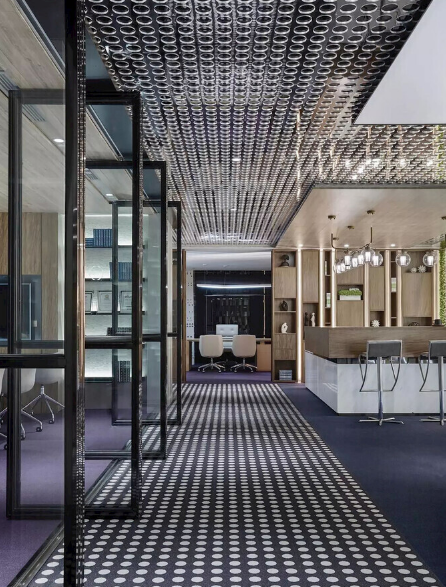 上海辦公室裝修設(shè)計：如何選購雕塑擺件，打造獨(dú)特辦公空間！